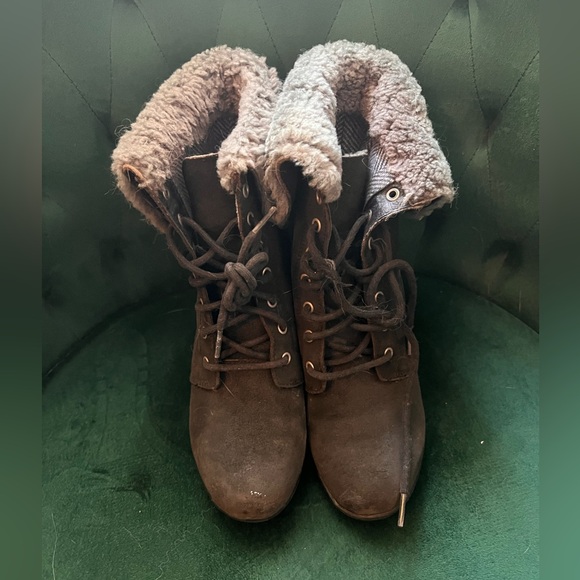 UGG Winter Wedge Boots 🥾 - Picture 4 of 4